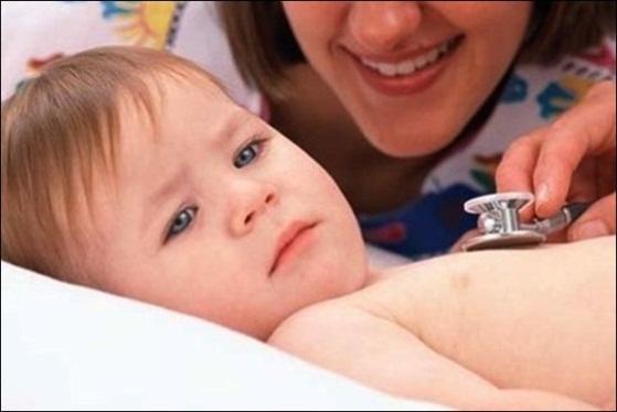 A baby being examined by a doctor

AI-generated content may be incorrect.