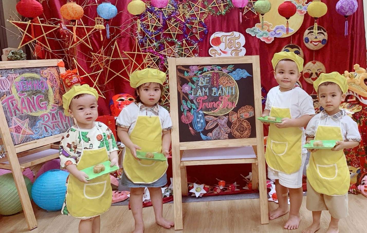 A group of children wearing aprons and hats

AI-generated content may be incorrect.