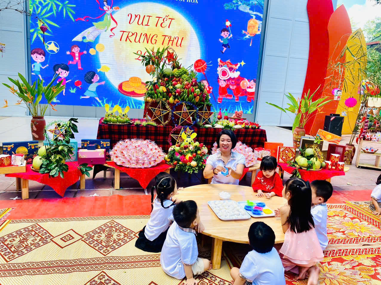 A group of children sitting around a table

AI-generated content may be incorrect.
