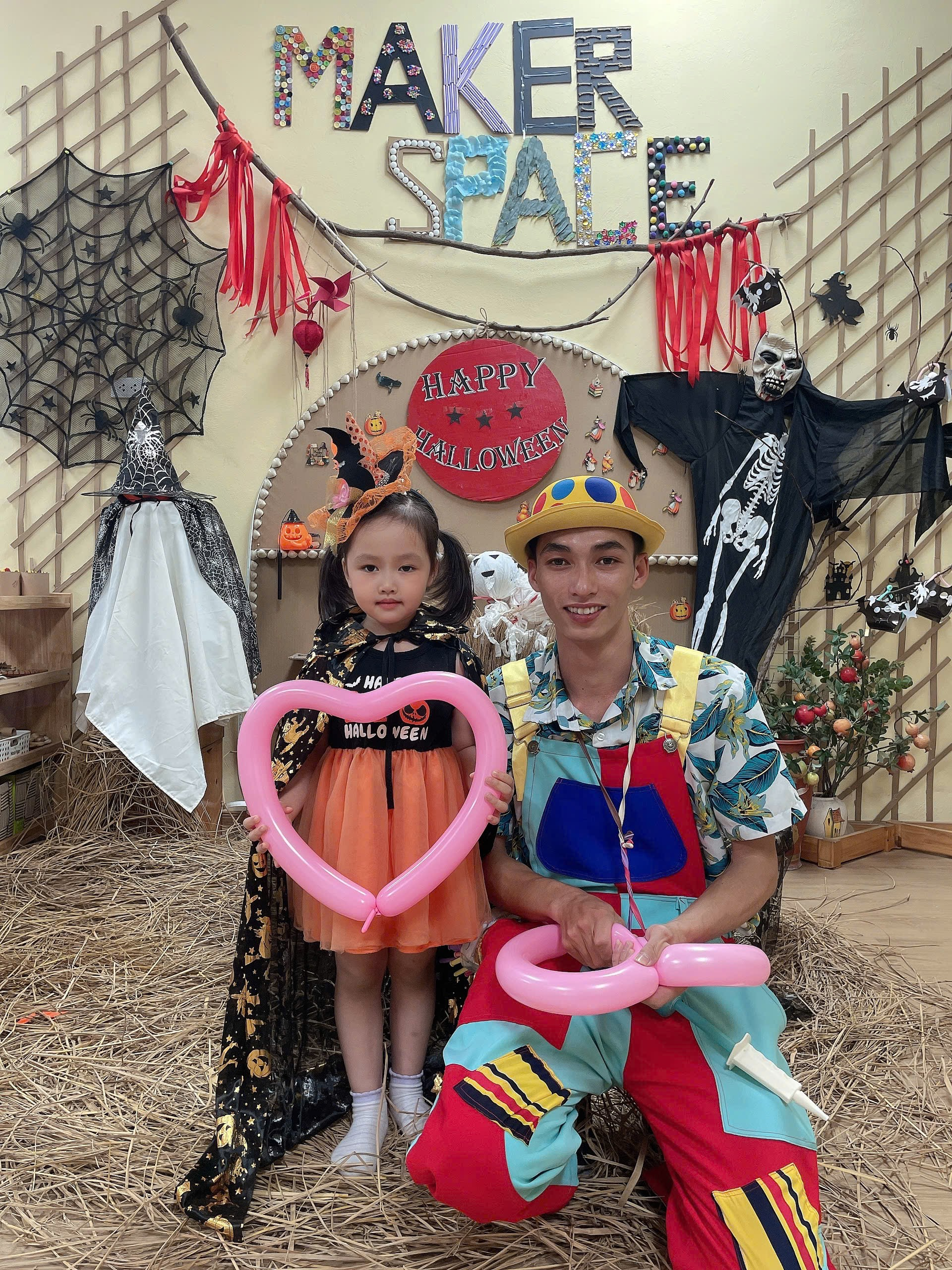 A person and a child posing for a picture
AI-generated content may be incorrect.