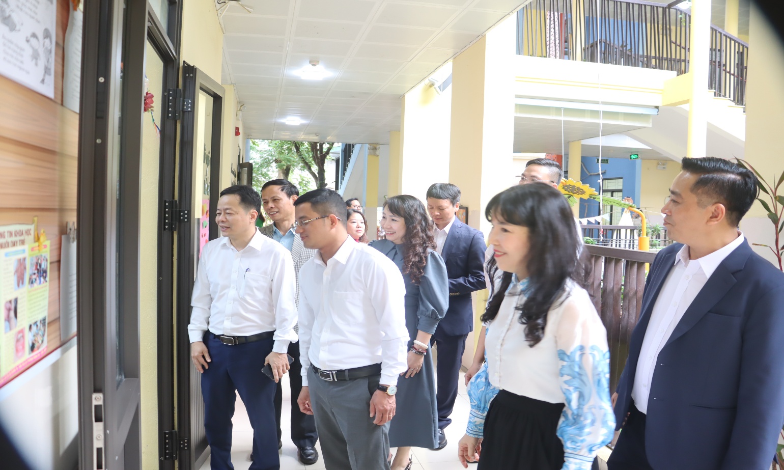 C:\Users\PHT T3\Desktop\TIN BAI\GIAO LƯU GD\Ảnh đón đoàn Đại Xuyên\IMG_8731.JPG