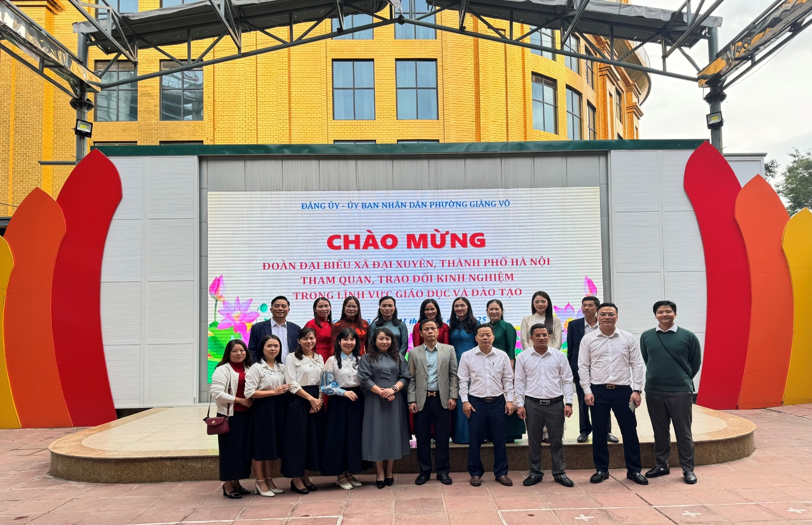 C:\Users\PHT T3\Downloads\feb41716d83c54620d2d.jpg