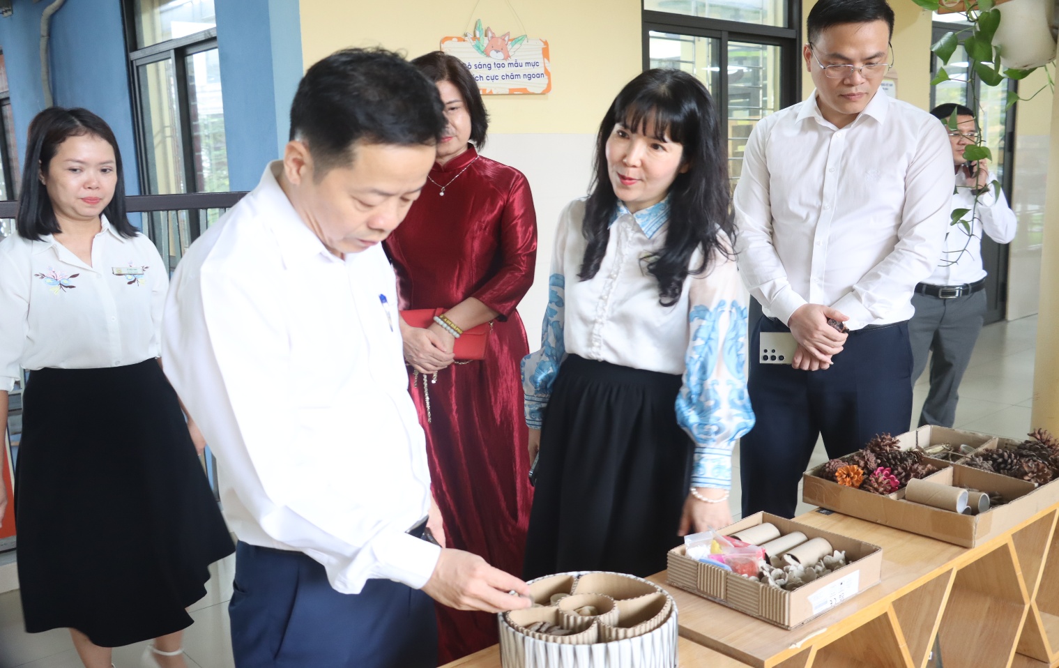 C:\Users\PHT T3\Desktop\TIN BAI\GIAO LƯU GD\Ảnh đón đoàn Đại Xuyên\IMG_8747.JPG