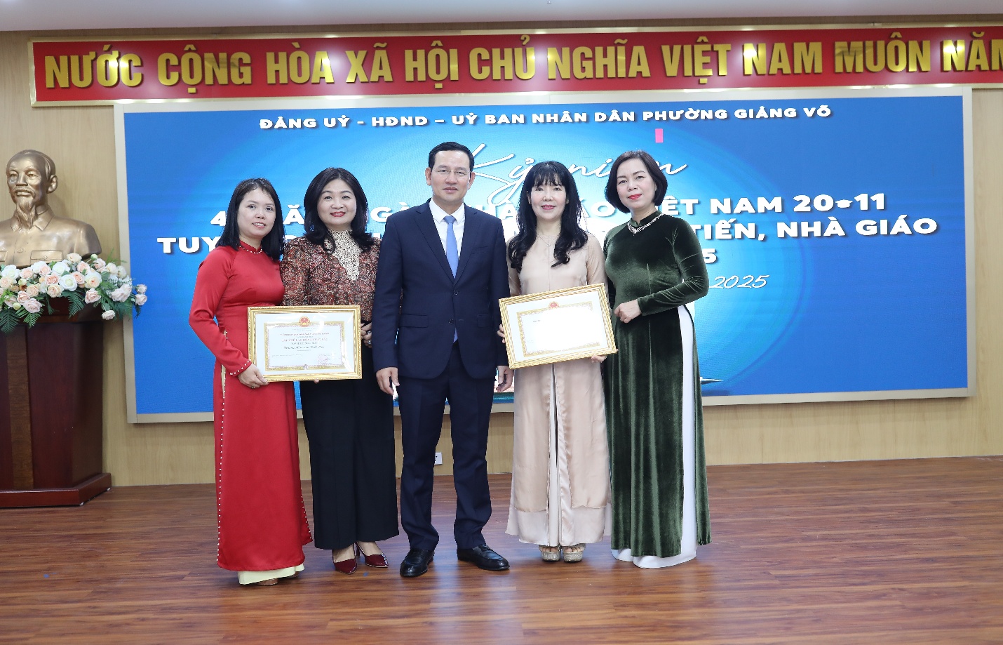 C:\users\thanh giong\Downloads\DT4A7698.JPG