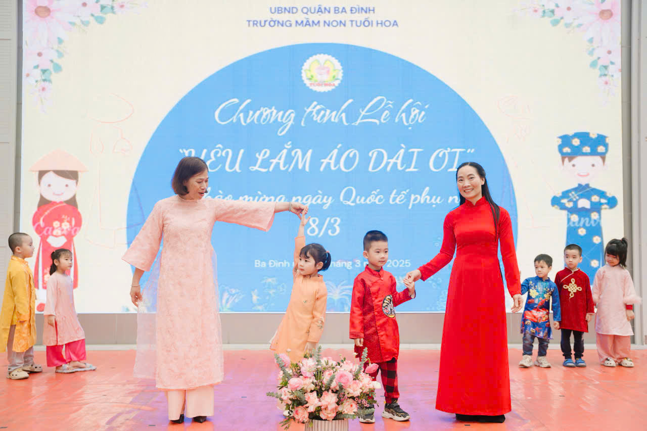 C:\Users\THANH GIONG\Desktop\áo dài 6.jpg