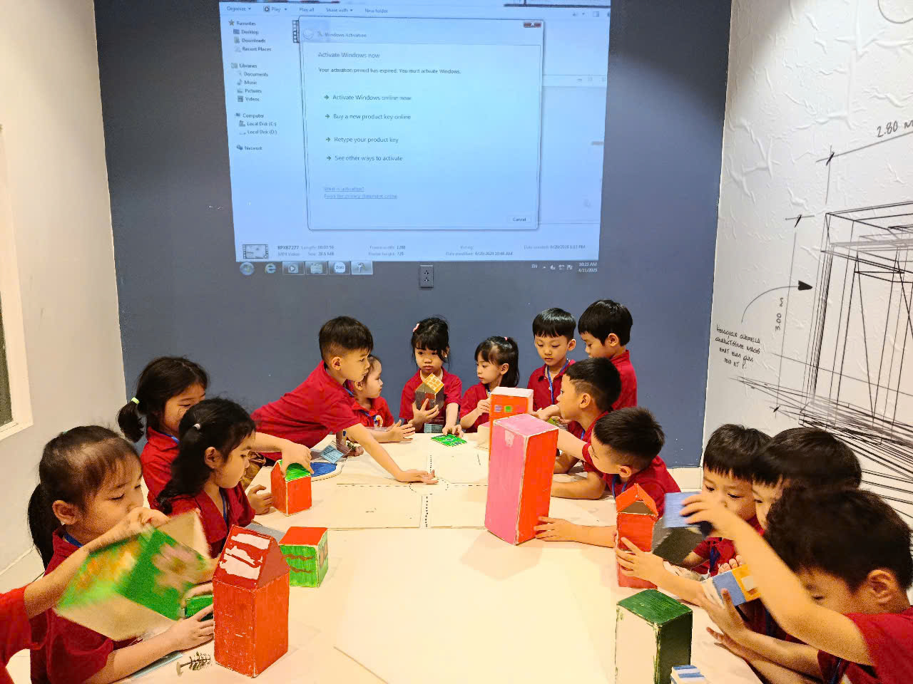 C:\Users\THANH GIONG\Desktop\Ảnh hoạt động B3\Kizciti 18.jpg