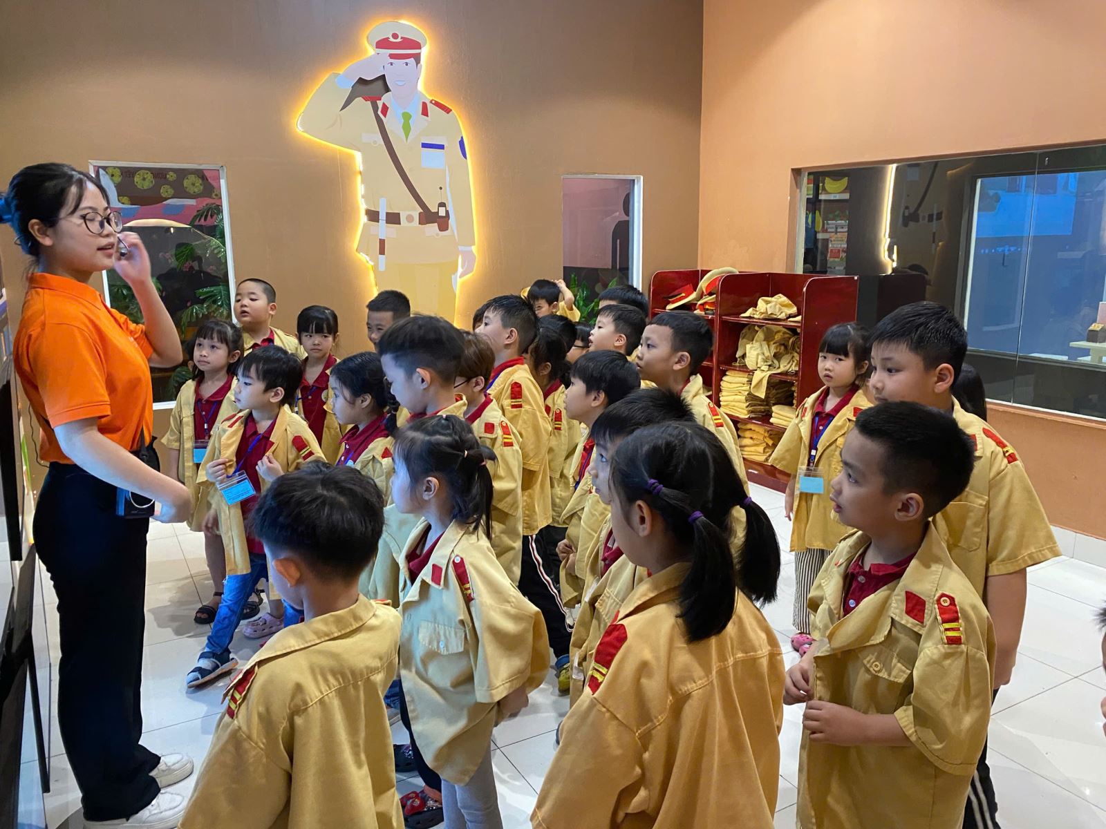 https://mntuoihoa.badinh.edu.vn/UploadFinder/images/z6495556495164_570ad7bb1f8a41cfa4dbd14952044be0.jpg