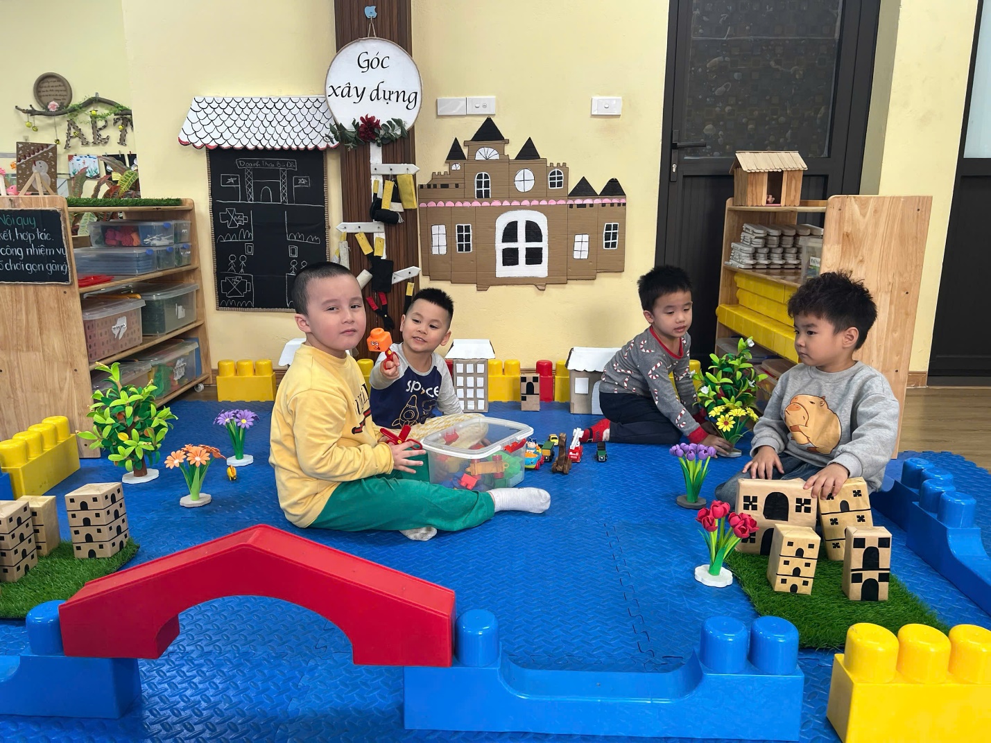C:\Users\THANH GIONG\Desktop\Ảnh hoạt động B3\Môi trường 5.jpg