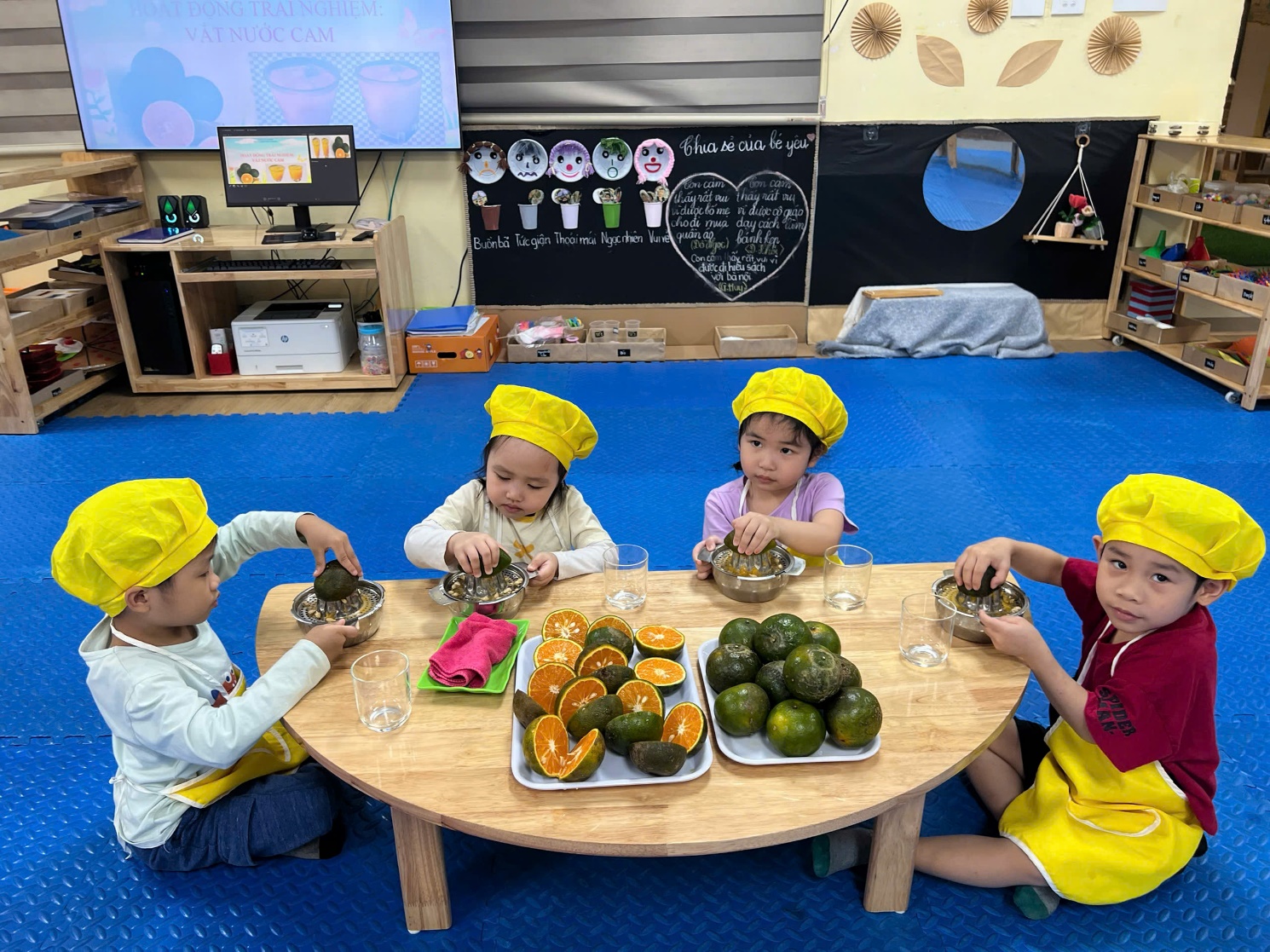 C:\Users\THANH GIONG\Desktop\Ảnh hoạt động B3\Pha nước cam 8.jpg