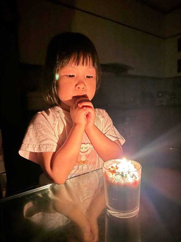 C:\Users\THANH GIONG\OneDrive\Máy tính\gen-h-Lan Hương.jpg