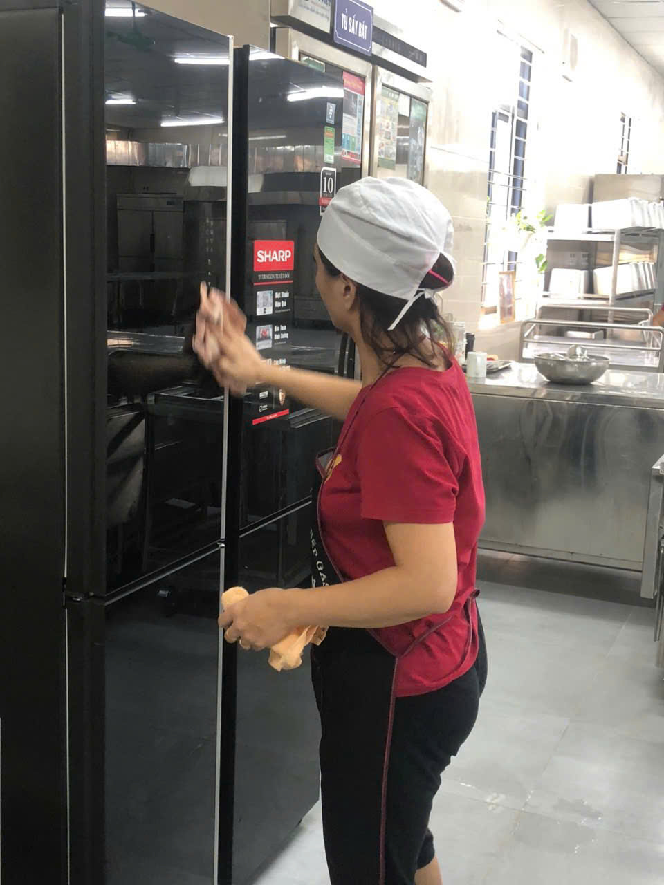 C:\Users\THANH GIONG\Desktop\Nuôi 24-25\ảnh tổng vệ sinh toàn trường\BẾP\z6469936335898_3fa3a262bf0a11dfb96edc01d452fb9c.jpg
