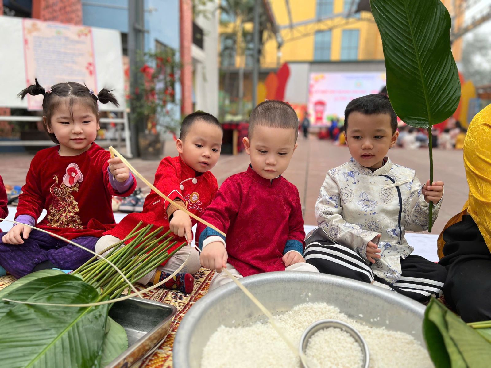 Lá dong xanh, nạt mềm cũng đủ làm các bé háo hức mong chờ